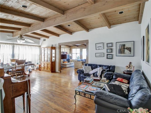 6928 Tobias Avenue, Van Nuys, CA 91405