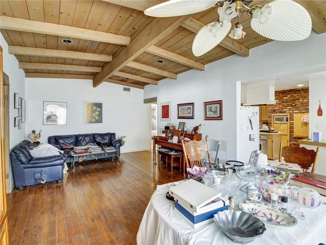 6928 Tobias Avenue, Van Nuys, CA 91405