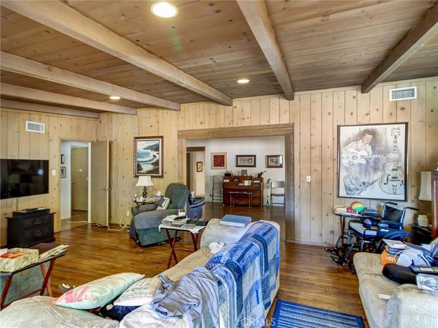6928 Tobias Avenue, Van Nuys, CA 91405