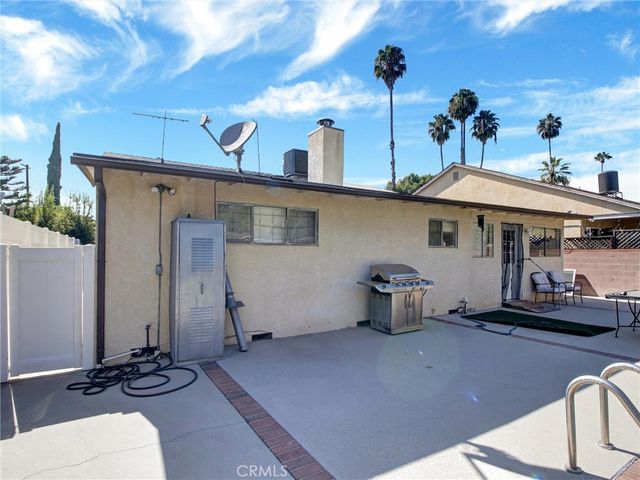 6928 Tobias Avenue, Van Nuys, CA 91405