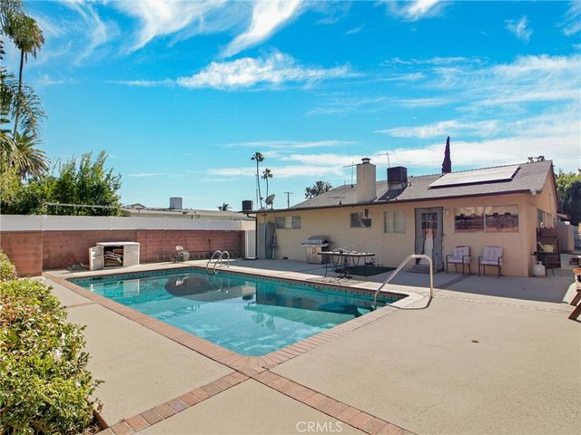 6928 Tobias Avenue, Van Nuys, CA 91405