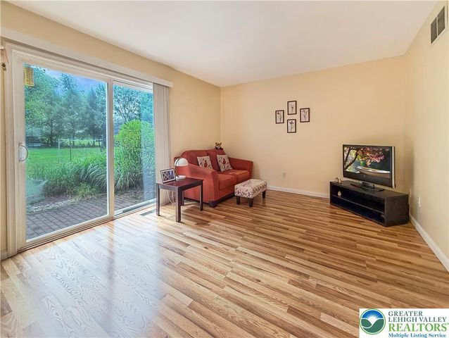 5612 Stonecroft Lane, Lower Macungie Twp, PA 18106