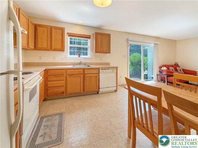 5612 Stonecroft Lane, Lower Macungie Twp, PA 18106
