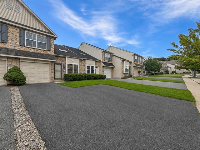 5612 Stonecroft Lane, Lower Macungie Twp, PA 18106