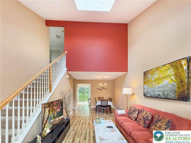 5612 Stonecroft Lane, Lower Macungie Twp, PA 18106