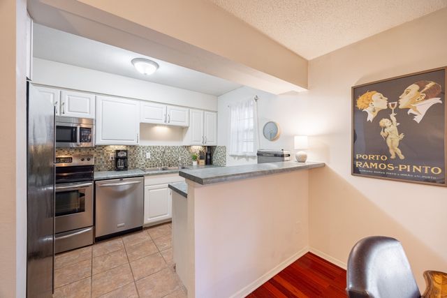 6027 E University Boulevard 215, Dallas, TX 75206