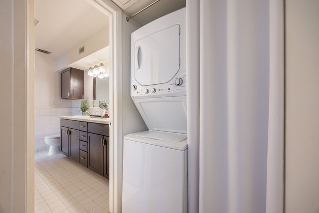 6027 E University Boulevard 215, Dallas, TX 75206