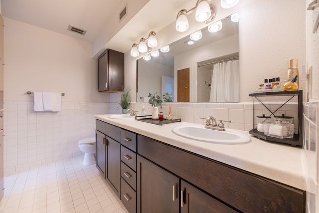 6027 E University Boulevard 215, Dallas, TX 75206
