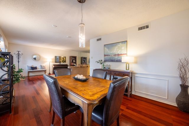6027 E University Boulevard 215, Dallas, TX 75206