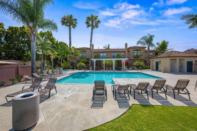 638 Sumner Way 2, Oceanside, CA 92058