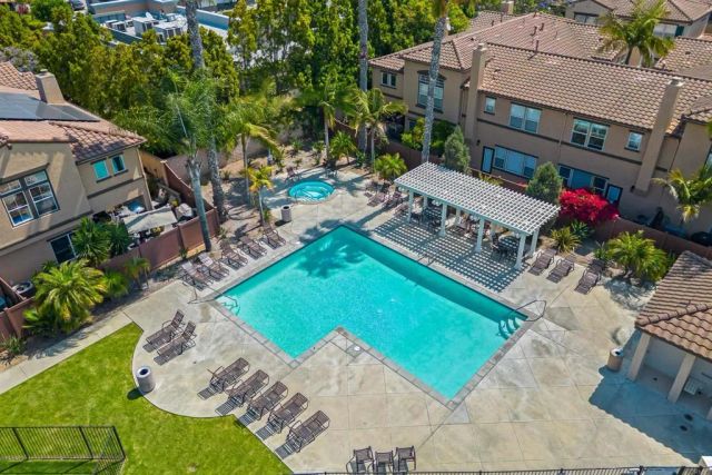 638 Sumner Way 2, Oceanside, CA 92058