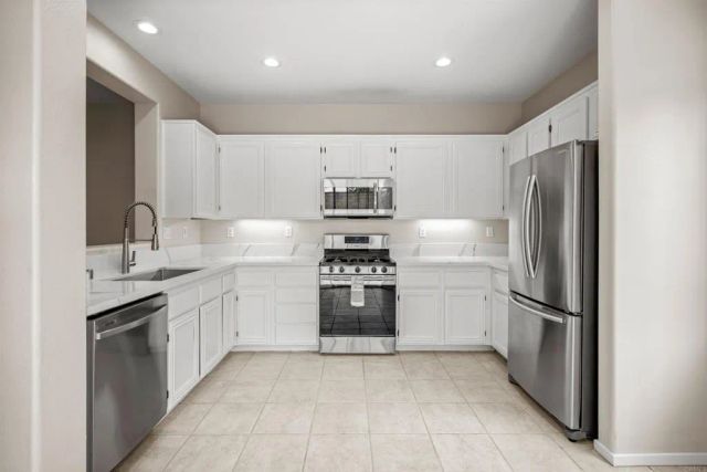 638 Sumner Way 2, Oceanside, CA 92058