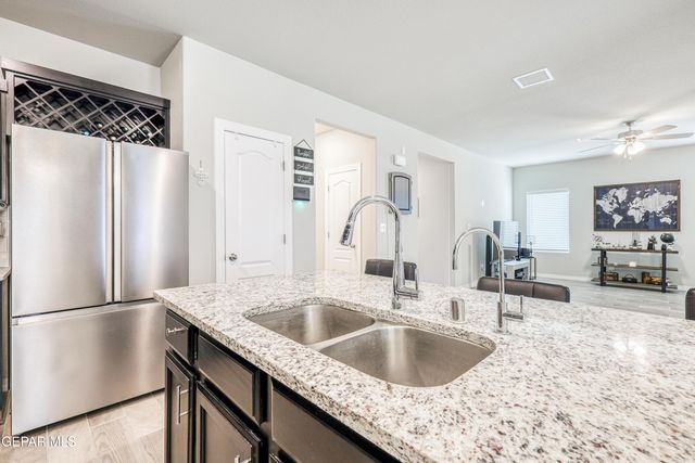 12245 DESERT CLIFF Court, El Paso, TX 79938