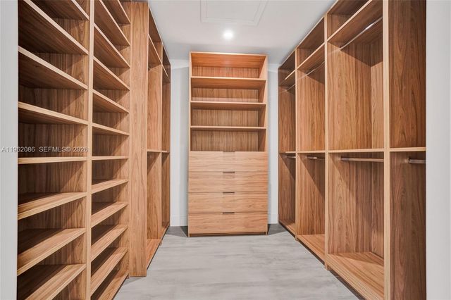 470 Petersburg Ter 470, Plantation, FL 33325