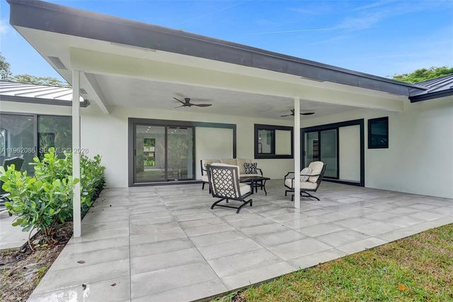 470 Petersburg Ter 470, Plantation, FL 33325