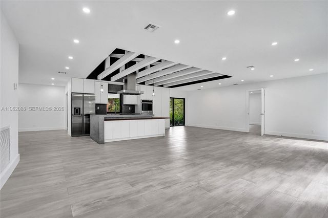 470 Petersburg Ter 470, Plantation, FL 33325