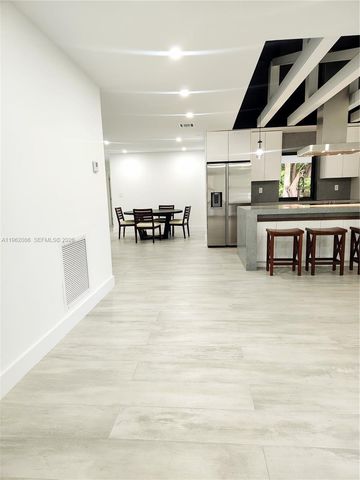 470 Petersburg Ter 470, Plantation, FL 33325