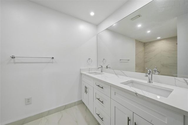 5060 Harmony Circle 104, Vero Beach, FL 32967