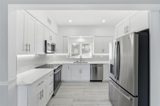 5060 Harmony Circle 104, Vero Beach, FL 32967