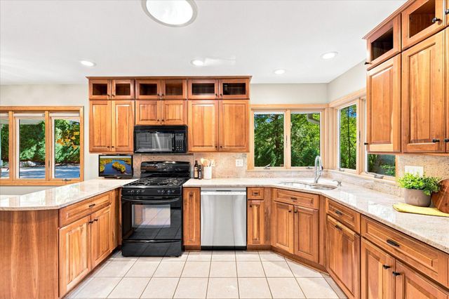 111 Teresa Drive, West Saint Paul, MN 55118