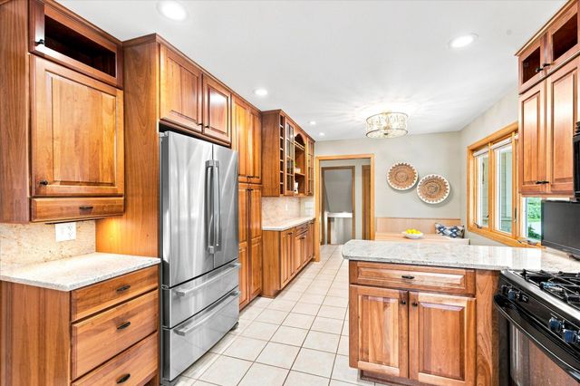 111 Teresa Drive, West Saint Paul, MN 55118