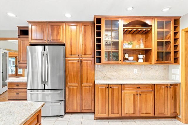 111 Teresa Drive, West Saint Paul, MN 55118