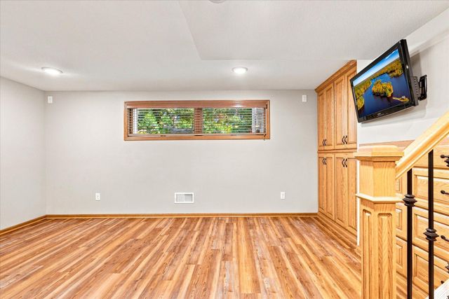 111 Teresa Drive, West Saint Paul, MN 55118