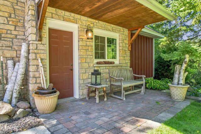 111 Teresa Drive, West Saint Paul, MN 55118