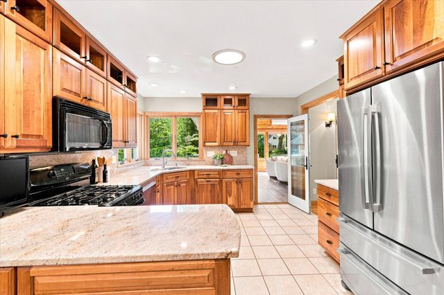 111 Teresa Drive, West Saint Paul, MN 55118