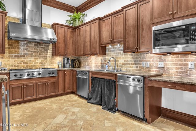 648 Village Park Drive 104, Wilmington, NC 28405