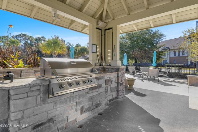 648 Village Park Drive 104, Wilmington, NC 28405