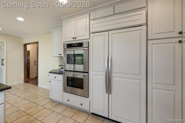2317 Chelsea Court, Troy, MI 48084