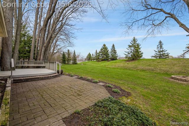 2317 Chelsea Court, Troy, MI 48084