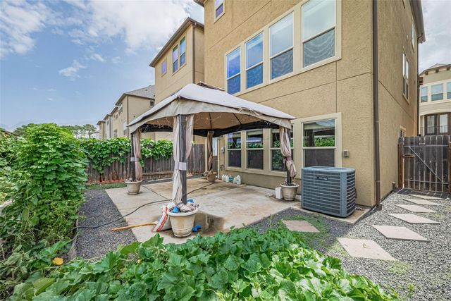 10004 Spring Shadows Park Circle, Houston, TX 77080