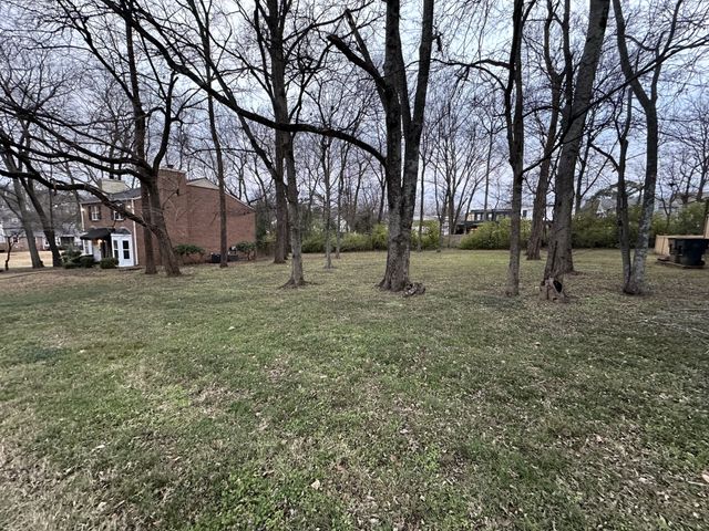 120 Brattlesboro Dr, Nashville, TN 37204