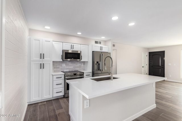 11016 W Sun City Boulevard, Sun City, AZ 85351