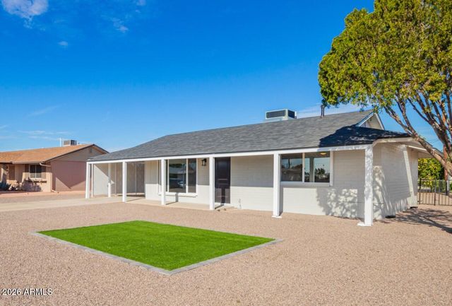 11016 W Sun City Boulevard, Sun City, AZ 85351