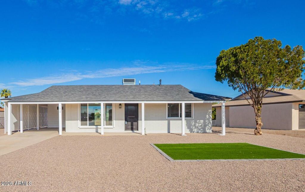 11016 W Sun City Boulevard, Sun City, AZ 85351