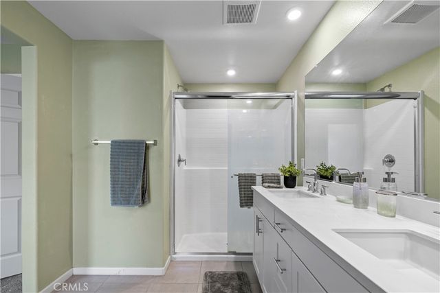 1037 W Clover Ave, Rialto, CA 92376