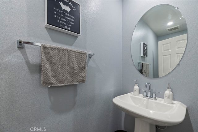 1037 W Clover Ave, Rialto, CA 92376