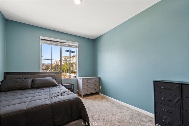 1037 W Clover Ave, Rialto, CA 92376