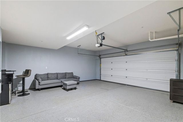 1037 W Clover Ave, Rialto, CA 92376