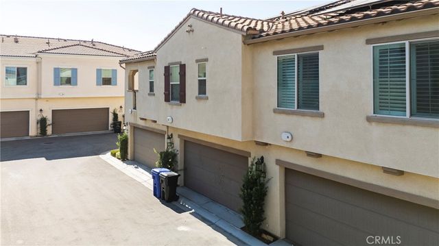 1037 W Clover Ave, Rialto, CA 92376