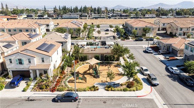 1037 W Clover Ave, Rialto, CA 92376