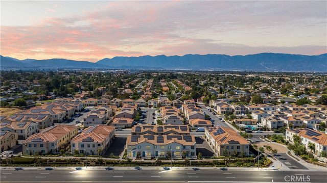 1037 W Clover Ave, Rialto, CA 92376