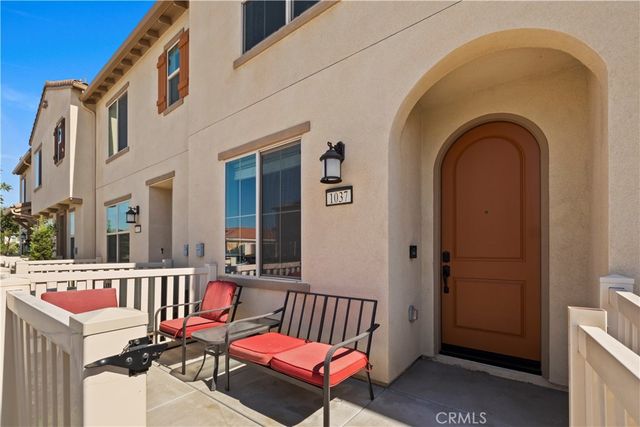 1037 W Clover Ave, Rialto, CA 92376