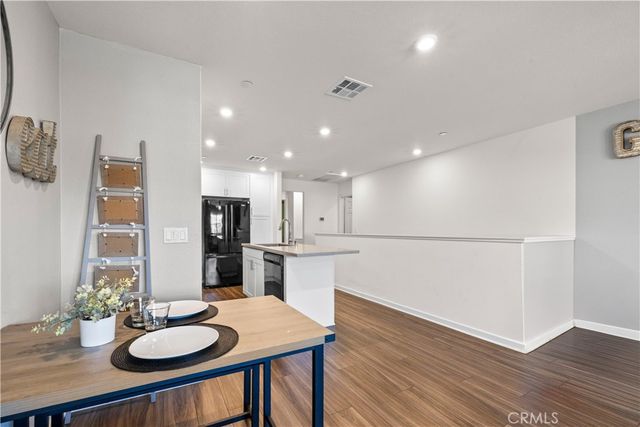 1037 W Clover Ave, Rialto, CA 92376