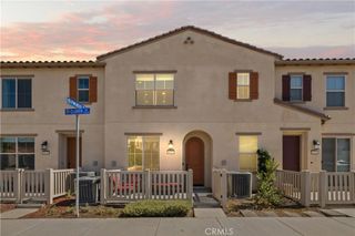1037 W Clover Ave, Rialto, CA 92376
