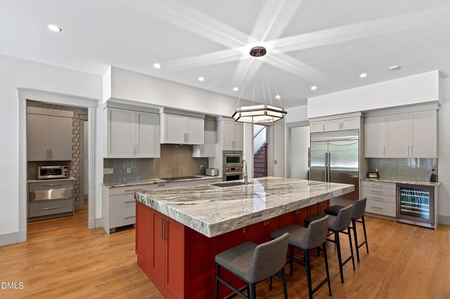 5141 Avalaire Oaks Drive, Raleigh, NC 27614