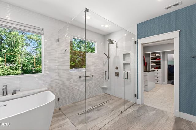 5141 Avalaire Oaks Drive, Raleigh, NC 27614